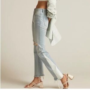 Closed Denim Baylin Straight Leg Jeans in Light Blue with Ripped Hem